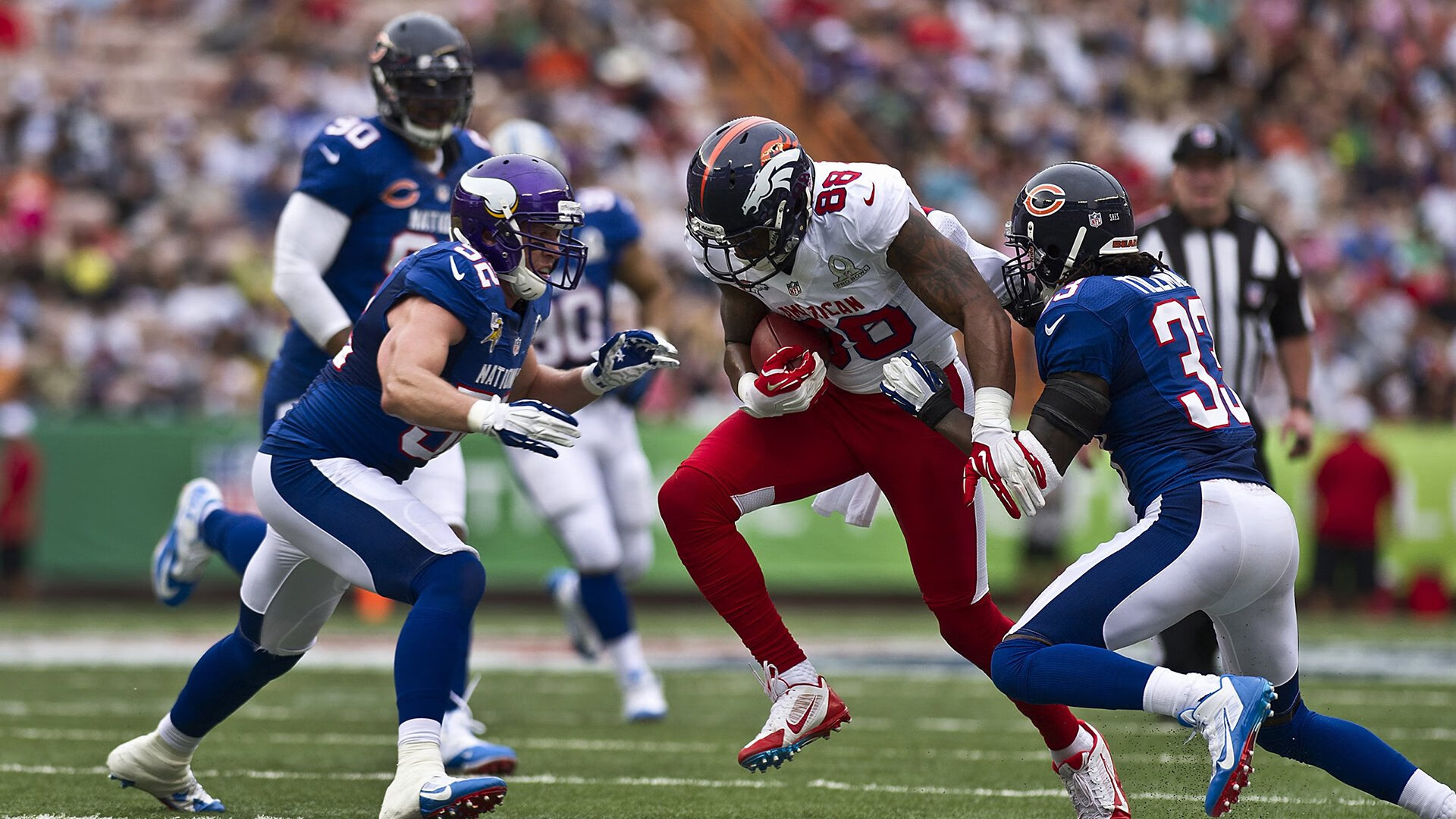 国际象棋盲棋表演赛 特级大师无盘对弈震撼观众